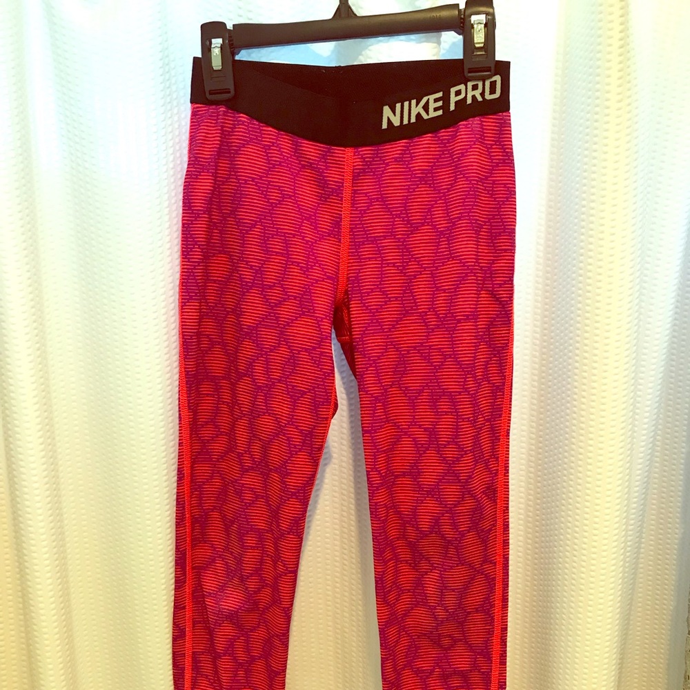 Girls Nike leggings